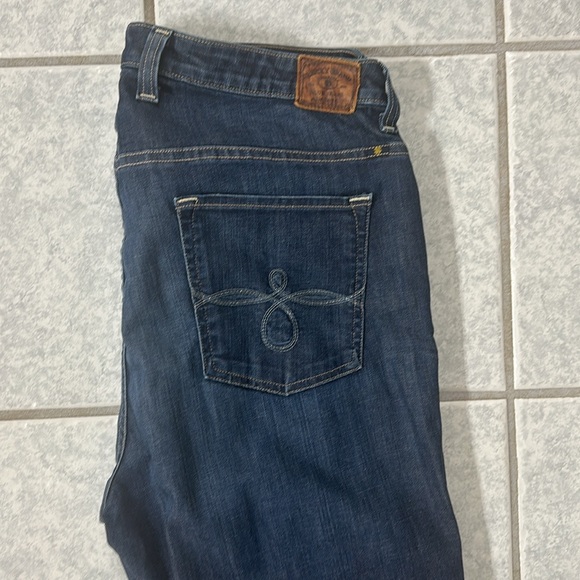 Lucky Brand flare jeans! - Picture 3 of 4